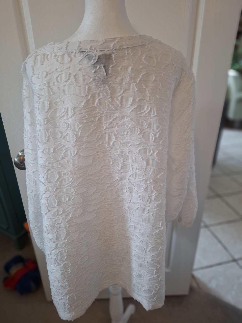 Ali Miles White Textured Split-Neck Tunic - Picture 5 of 15